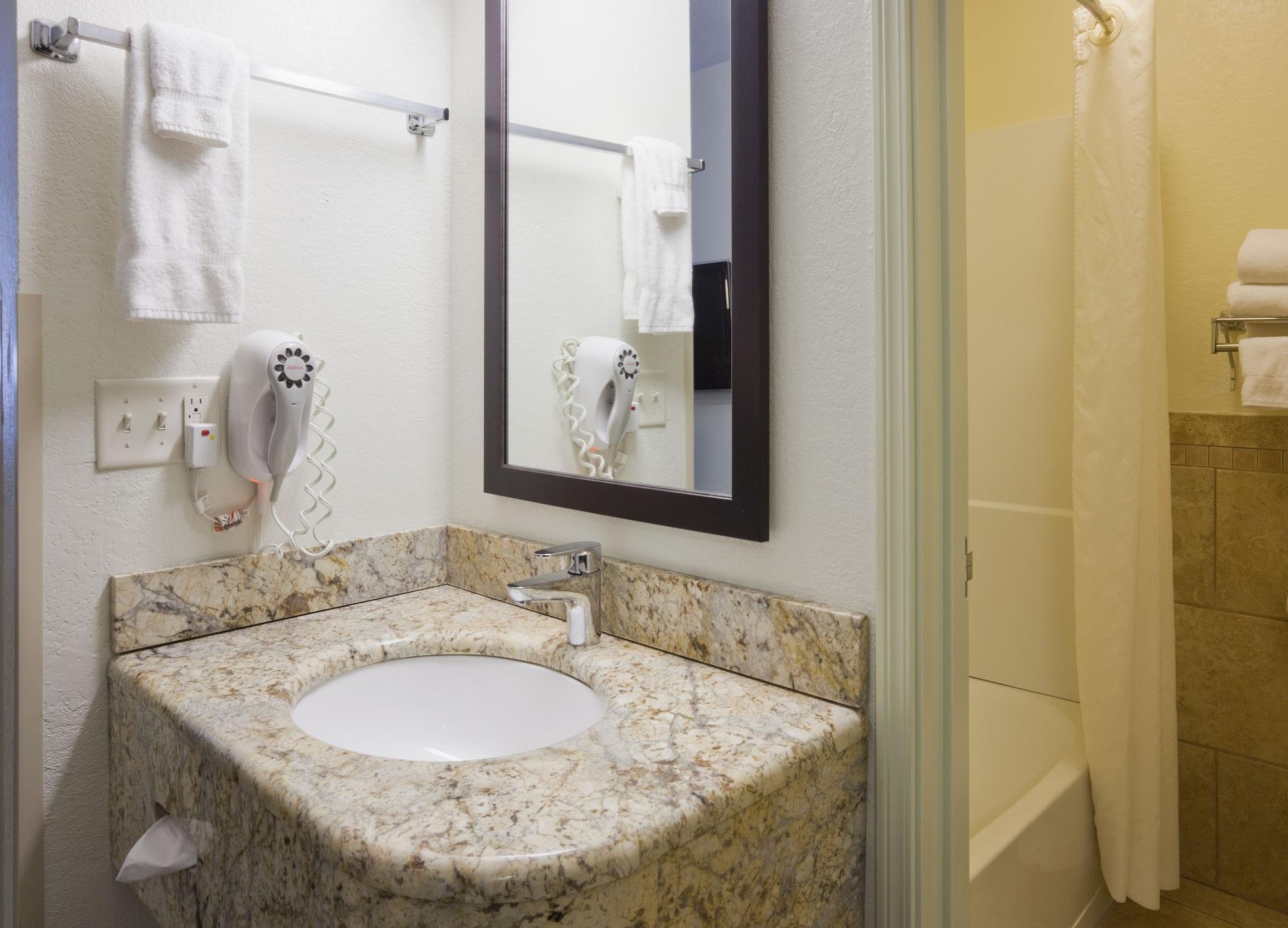 Inn&suites Hotel Fargo