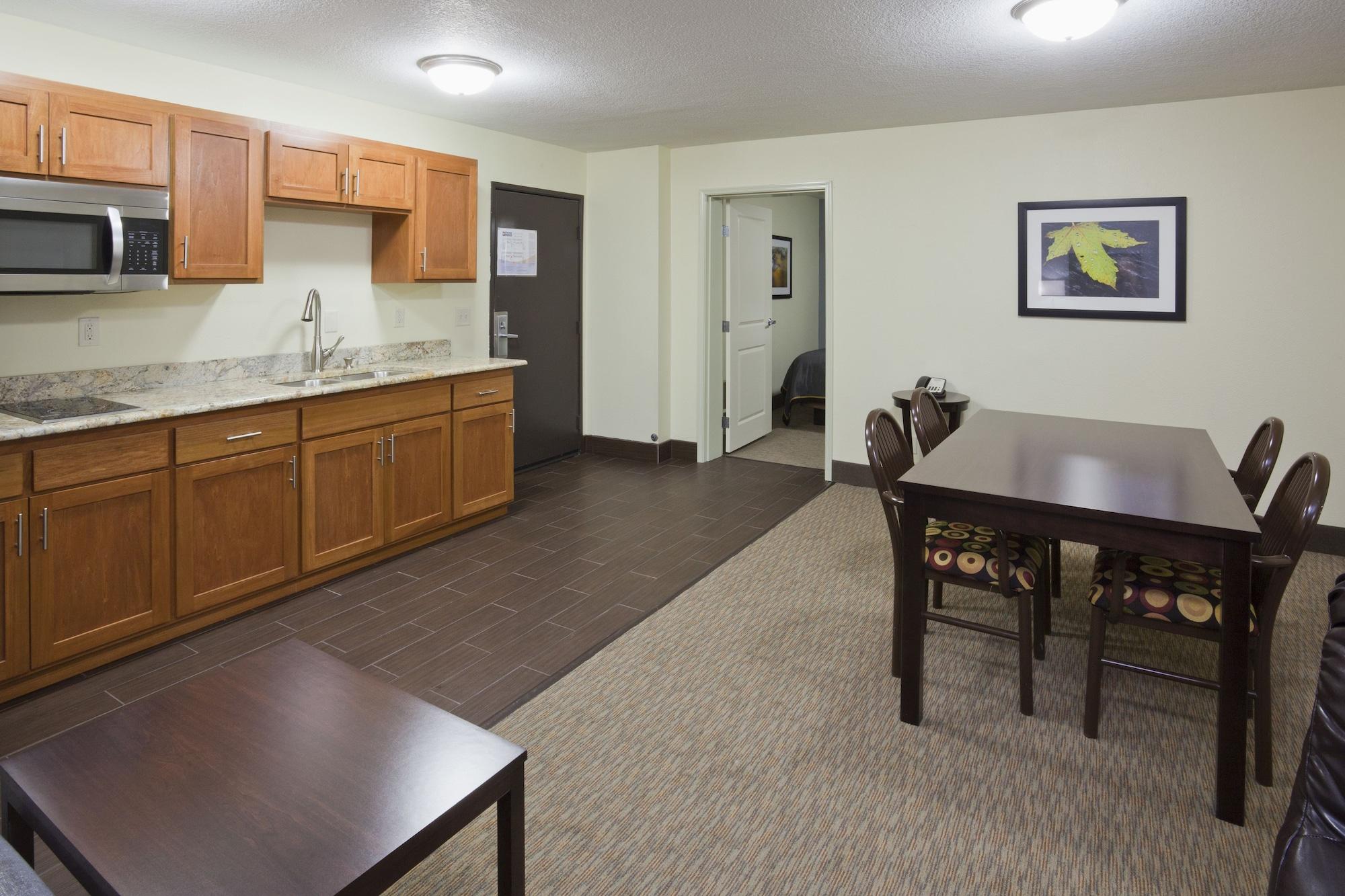 Inn&suites Fargo